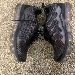 Nike vapor max plus eggplant